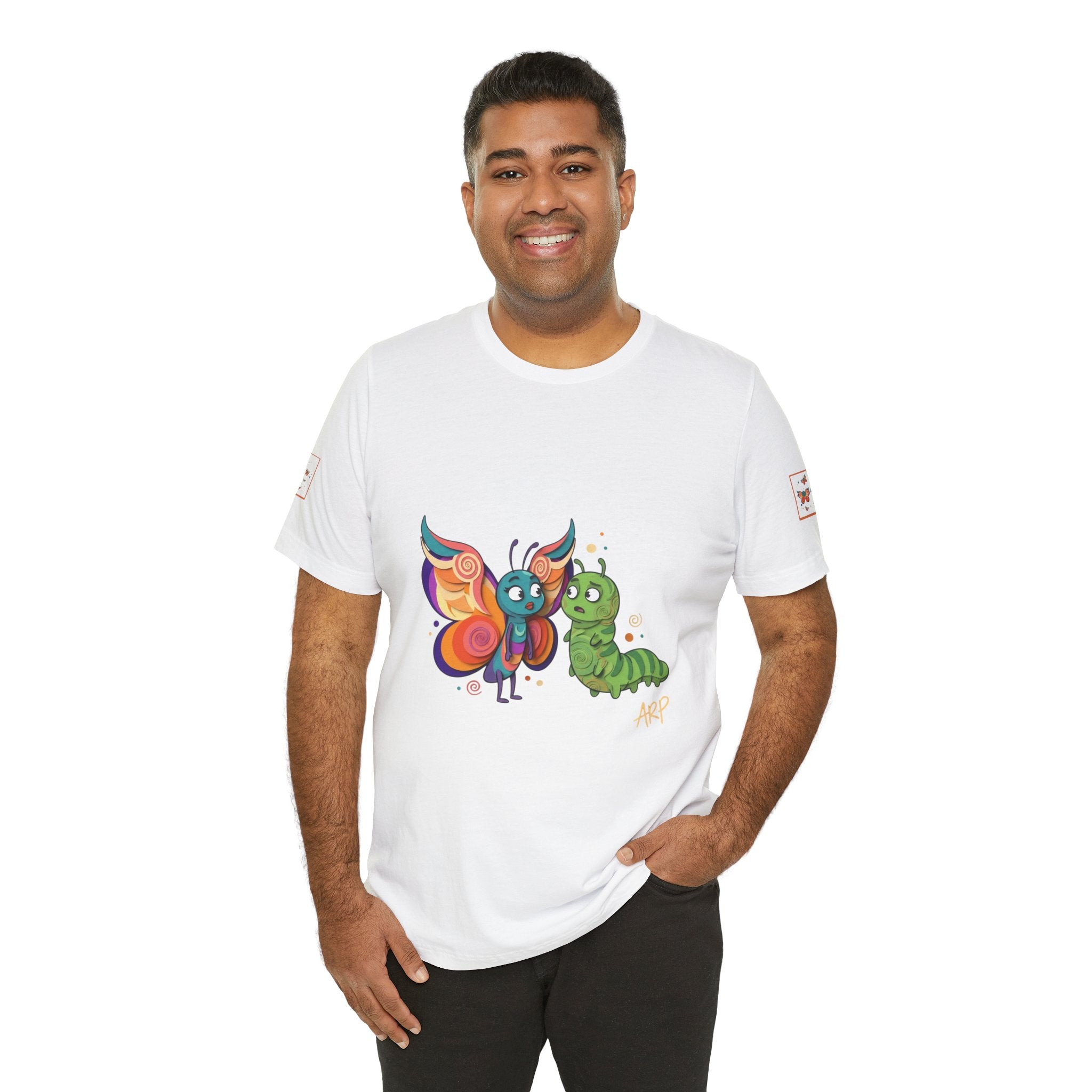 Allarmante T-Shirt Unlimited Tee Flip Variant — Maglietta Grafica Stravagante Farfalla e Bruco