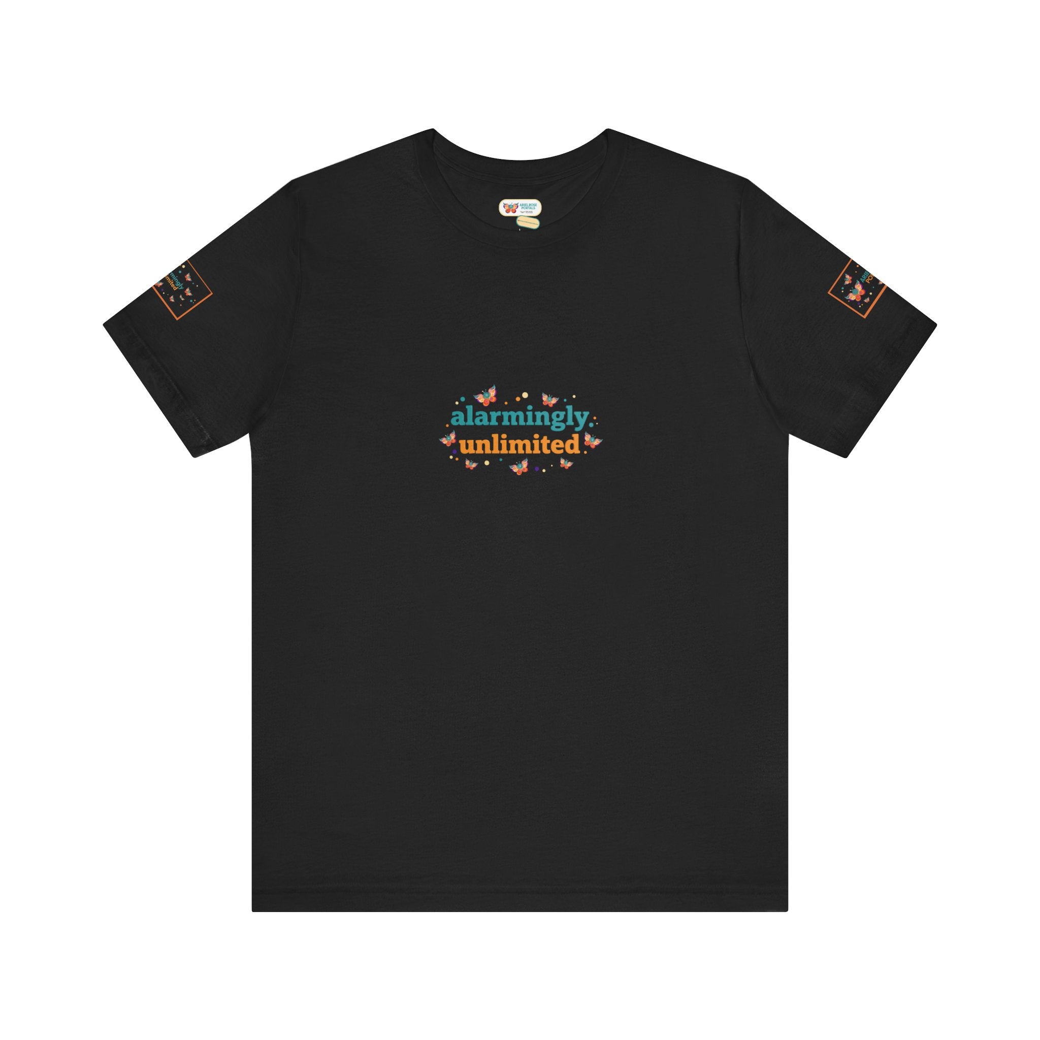 T-shirt Alarmingy Unlimited — Maglietta Grafica con Farfalla e Bruco Stravaganti