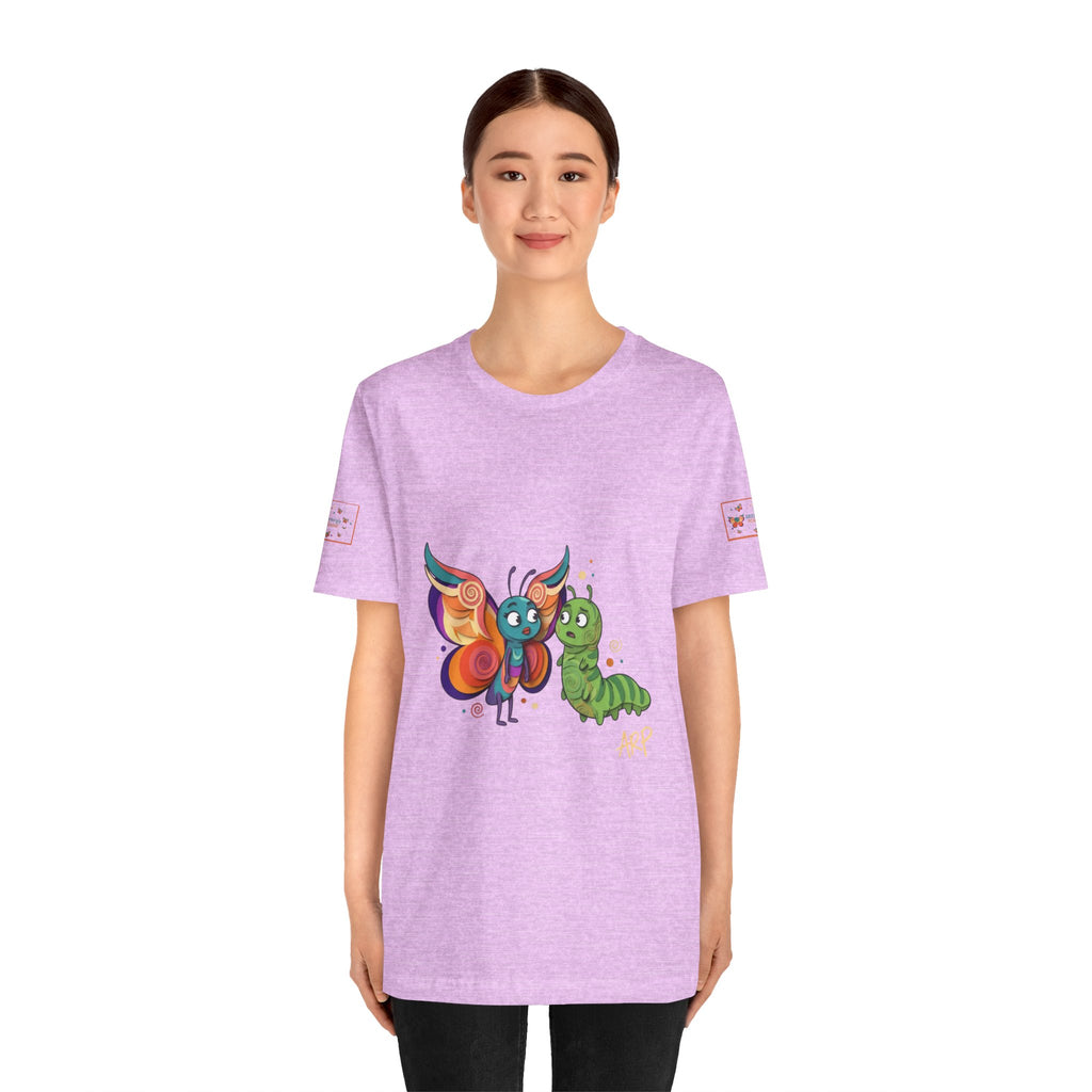 Allarmante T-Shirt Unlimited Tee Flip Variant — Maglietta Grafica Stravagante Farfalla e Bruco