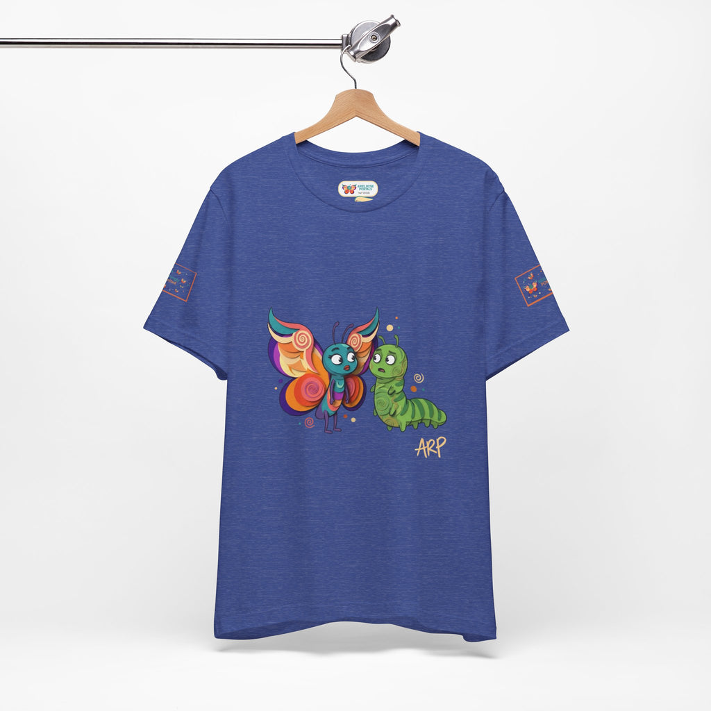 Allarmante T-Shirt Unlimited Tee Flip Variant — Maglietta Grafica Stravagante Farfalla e Bruco