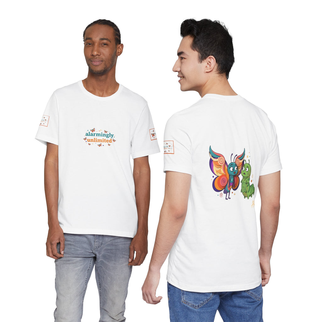 T-shirt Alarmingy Unlimited — Maglietta Grafica con Farfalla e Bruco Stravaganti