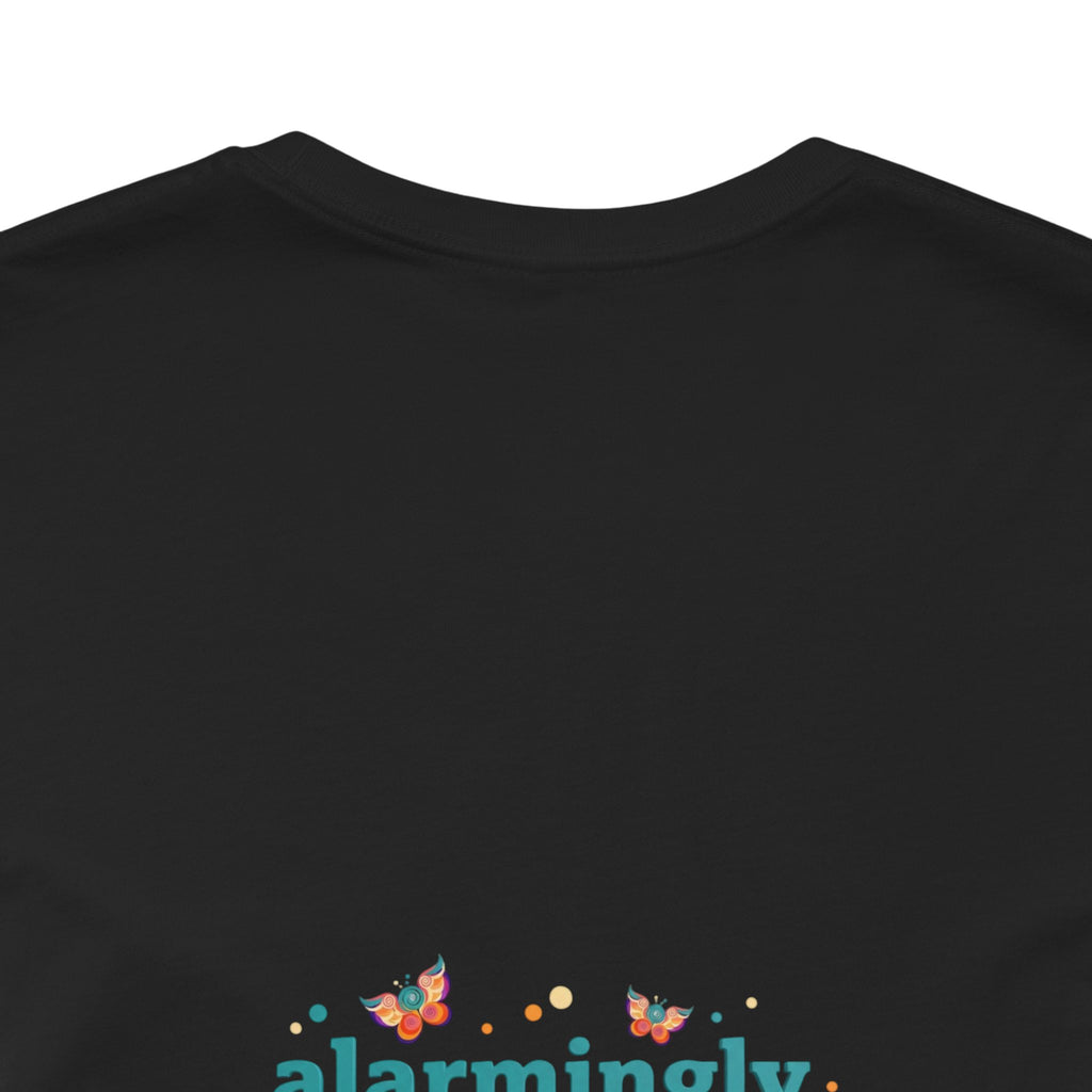 Allarmante T-Shirt Unlimited Tee Flip Variant — Maglietta Grafica Stravagante Farfalla e Bruco