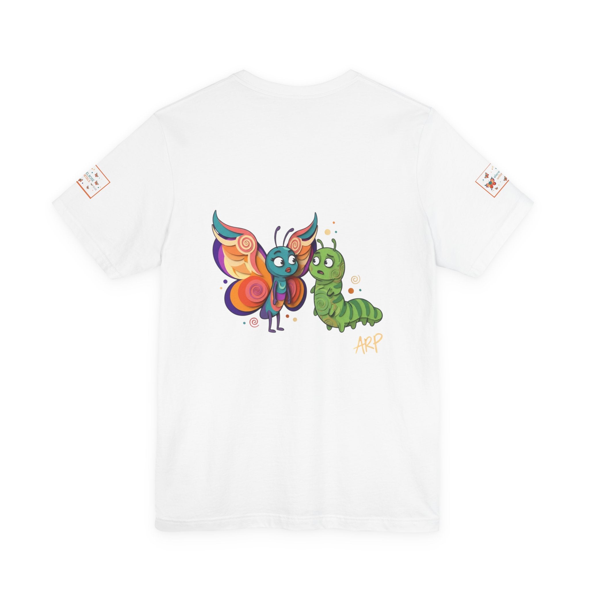 T-shirt Alarmingy Unlimited — Maglietta Grafica con Farfalla e Bruco Stravaganti