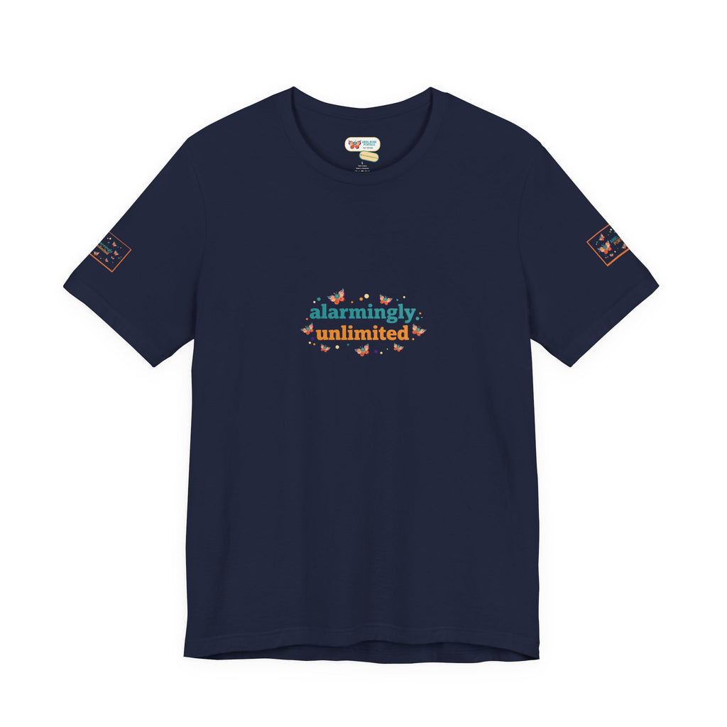 T-shirt Alarmingy Unlimited — Maglietta Grafica con Farfalla e Bruco Stravaganti