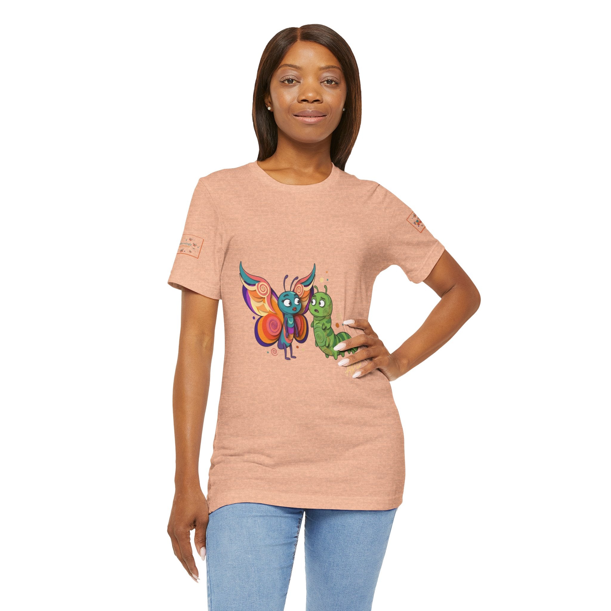 Allarmante T-Shirt Unlimited Tee Flip Variant — Maglietta Grafica Stravagante Farfalla e Bruco