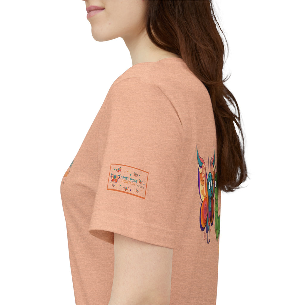 T-shirt Alarmingy Unlimited — Maglietta Grafica con Farfalla e Bruco Stravaganti