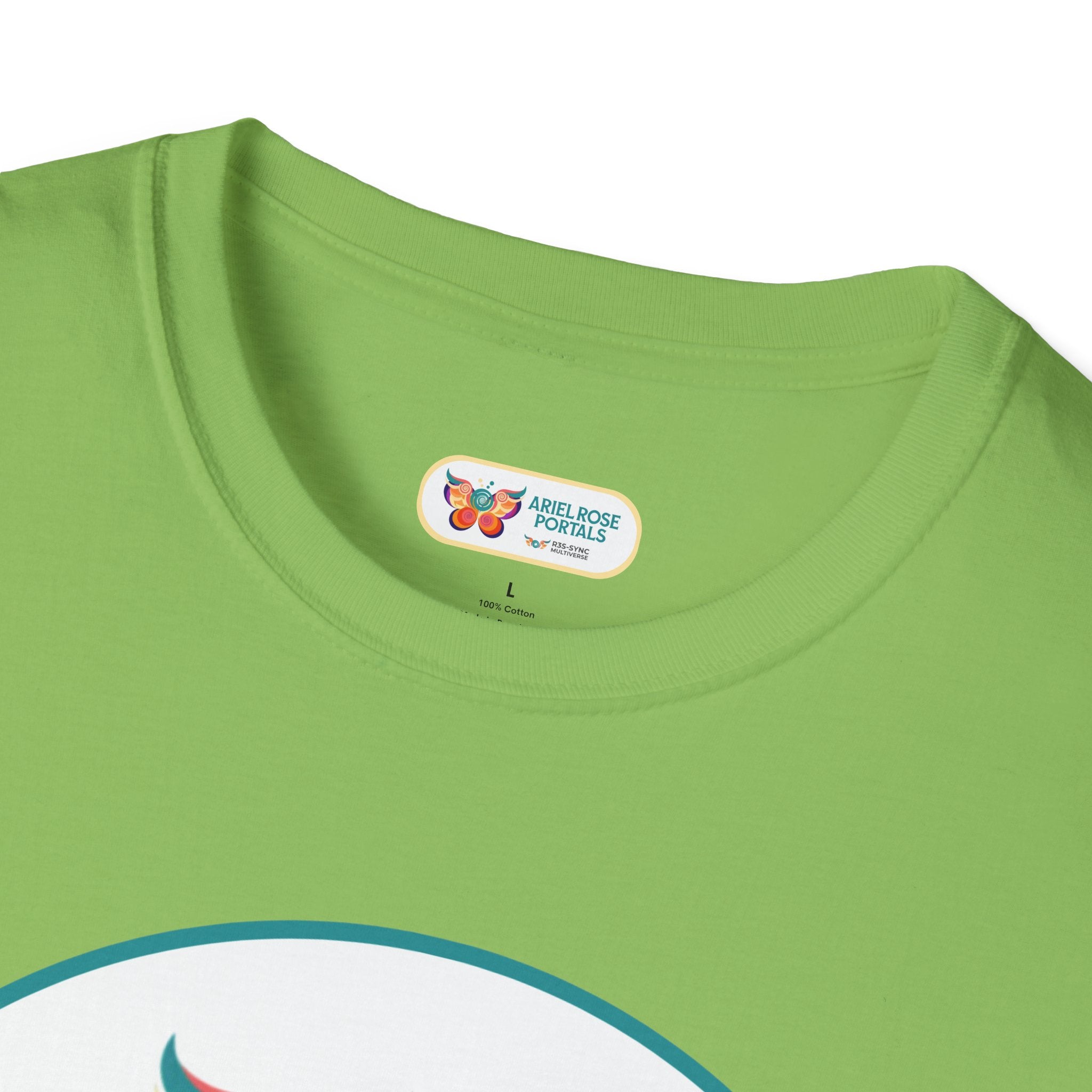 Maglietta "Badass Butterfly Sticker" — Ariel Rose Portals Variant in Stile Sticker