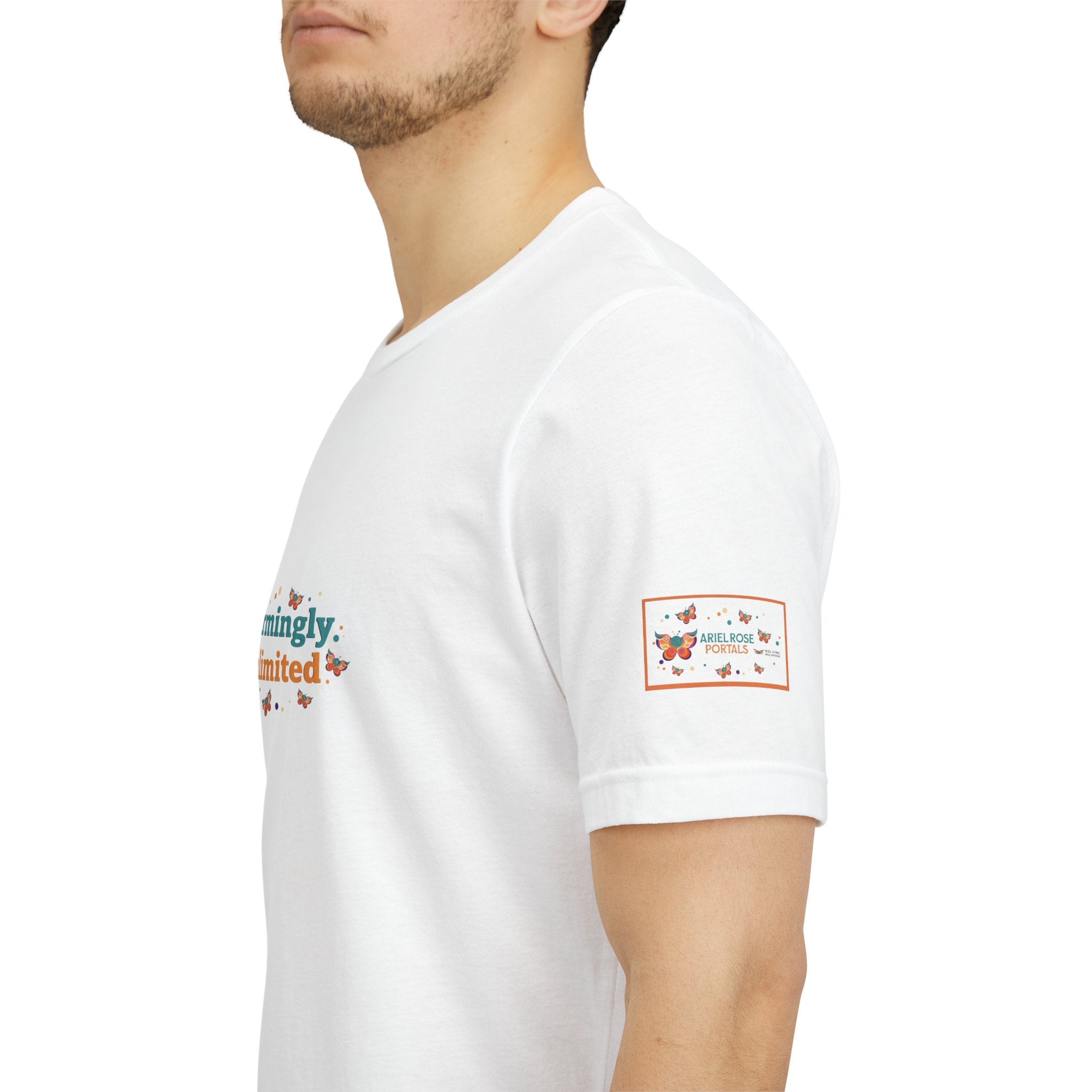 T-shirt Alarmingy Unlimited — Maglietta Grafica con Farfalla e Bruco Stravaganti