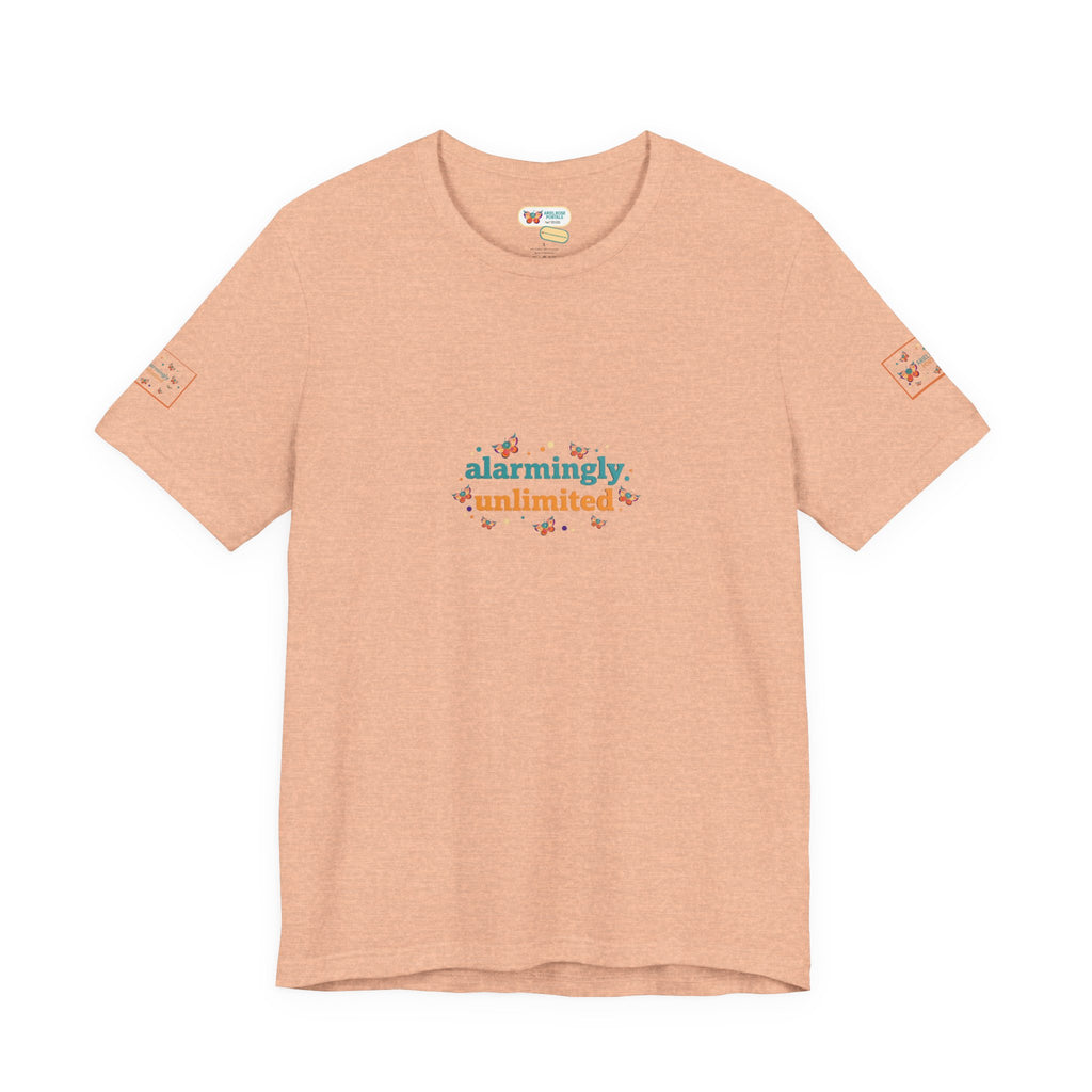 T-shirt Alarmingy Unlimited — Maglietta Grafica con Farfalla e Bruco Stravaganti