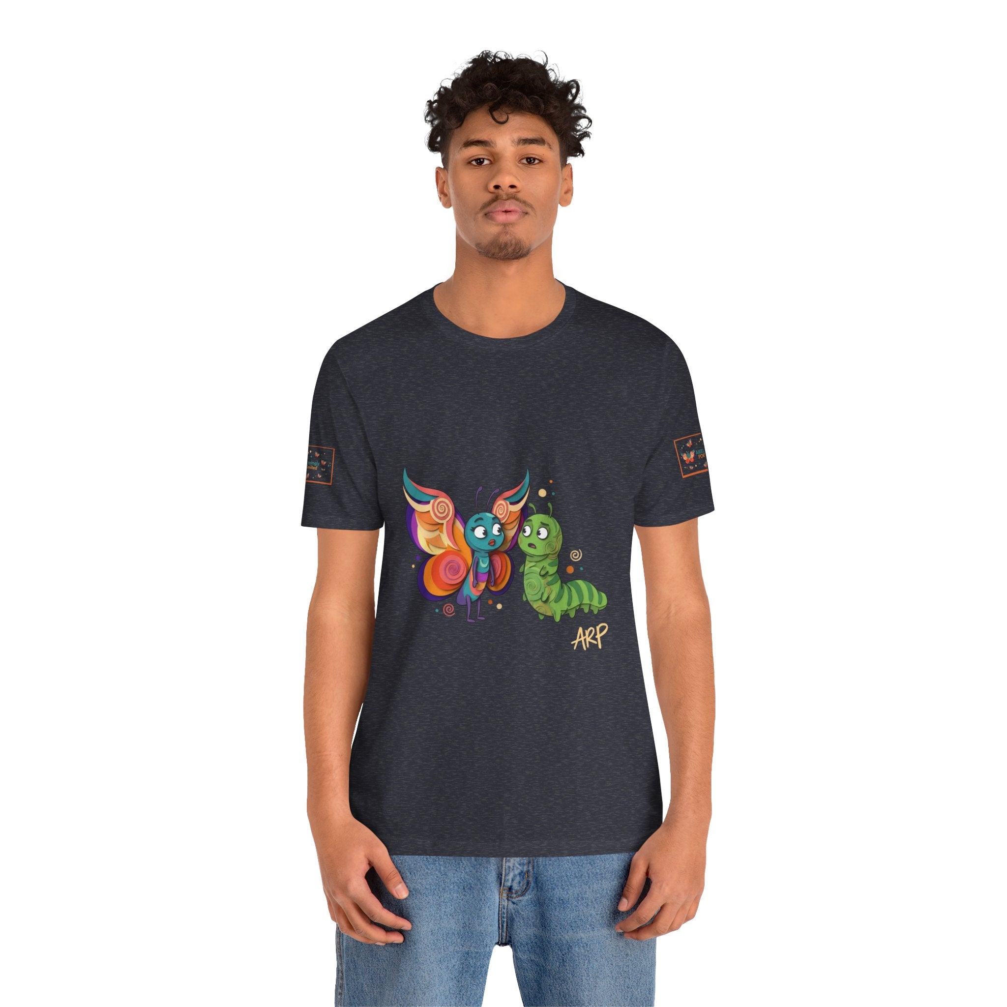Allarmante T-Shirt Unlimited Tee Flip Variant — Maglietta Grafica Stravagante Farfalla e Bruco
