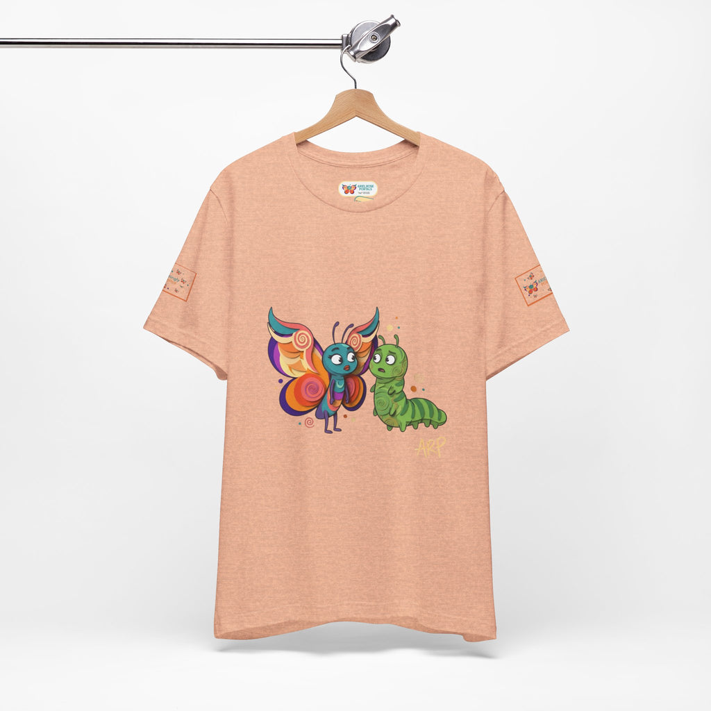 Allarmante T-Shirt Unlimited Tee Flip Variant — Maglietta Grafica Stravagante Farfalla e Bruco