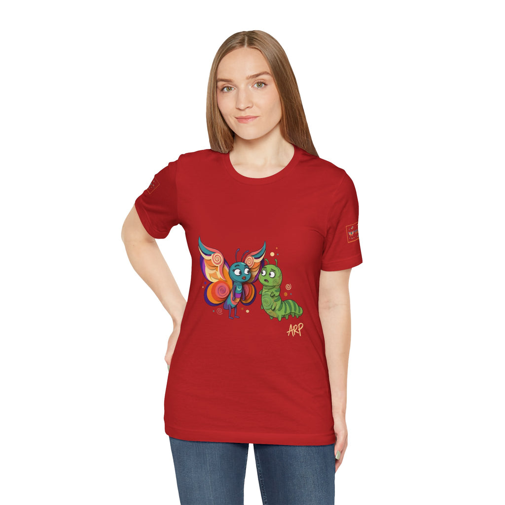 Allarmante T-Shirt Unlimited Tee Flip Variant — Maglietta Grafica Stravagante Farfalla e Bruco