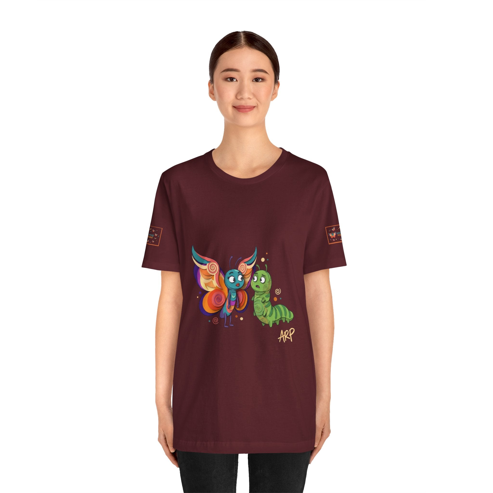 Allarmante T-Shirt Unlimited Tee Flip Variant — Maglietta Grafica Stravagante Farfalla e Bruco