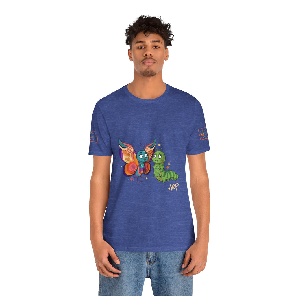 Allarmante T-Shirt Unlimited Tee Flip Variant — Maglietta Grafica Stravagante Farfalla e Bruco