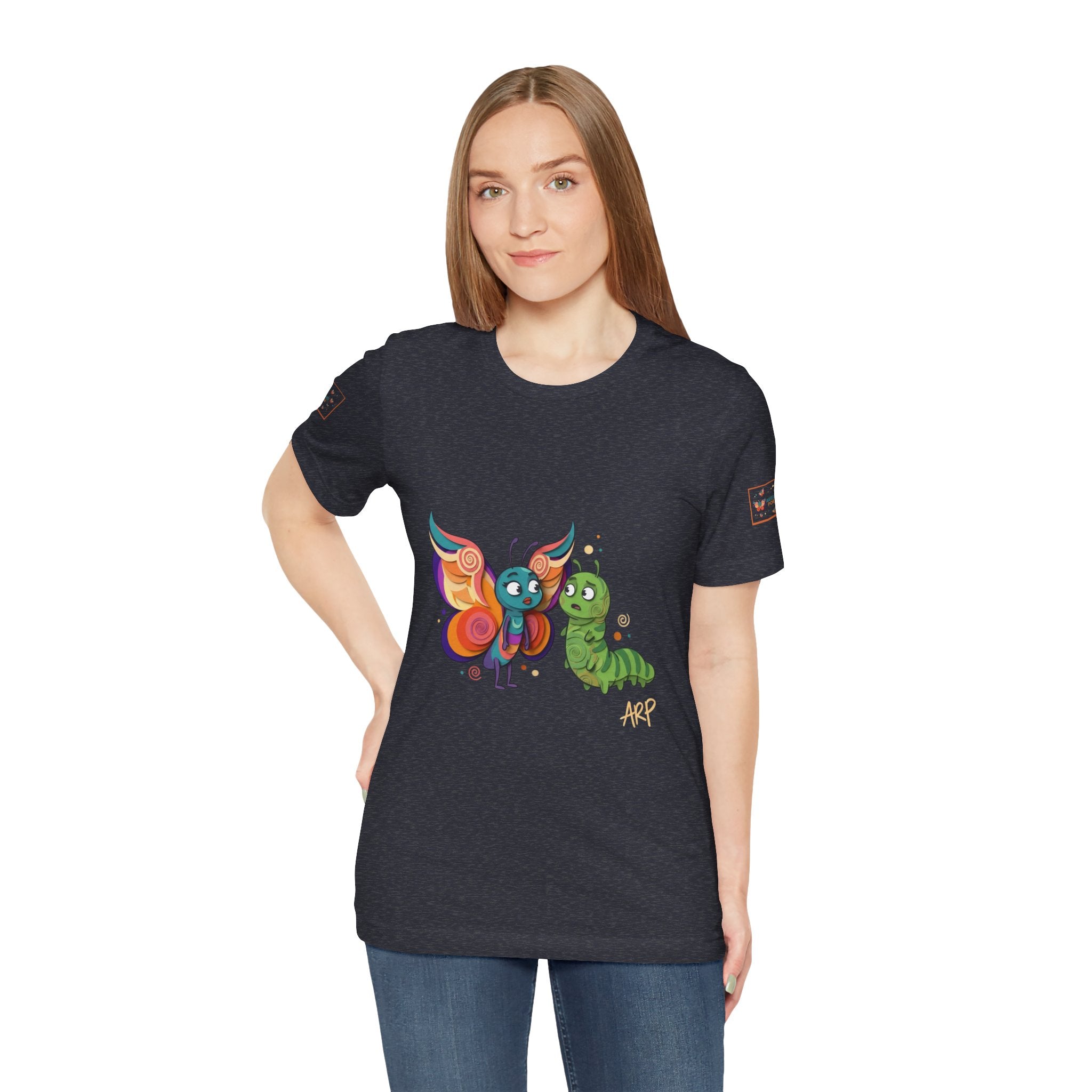 Allarmante T-Shirt Unlimited Tee Flip Variant — Maglietta Grafica Stravagante Farfalla e Bruco