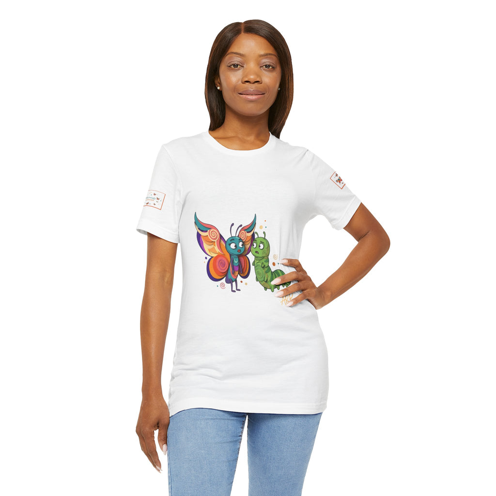 Allarmante T-Shirt Unlimited Tee Flip Variant — Maglietta Grafica Stravagante Farfalla e Bruco