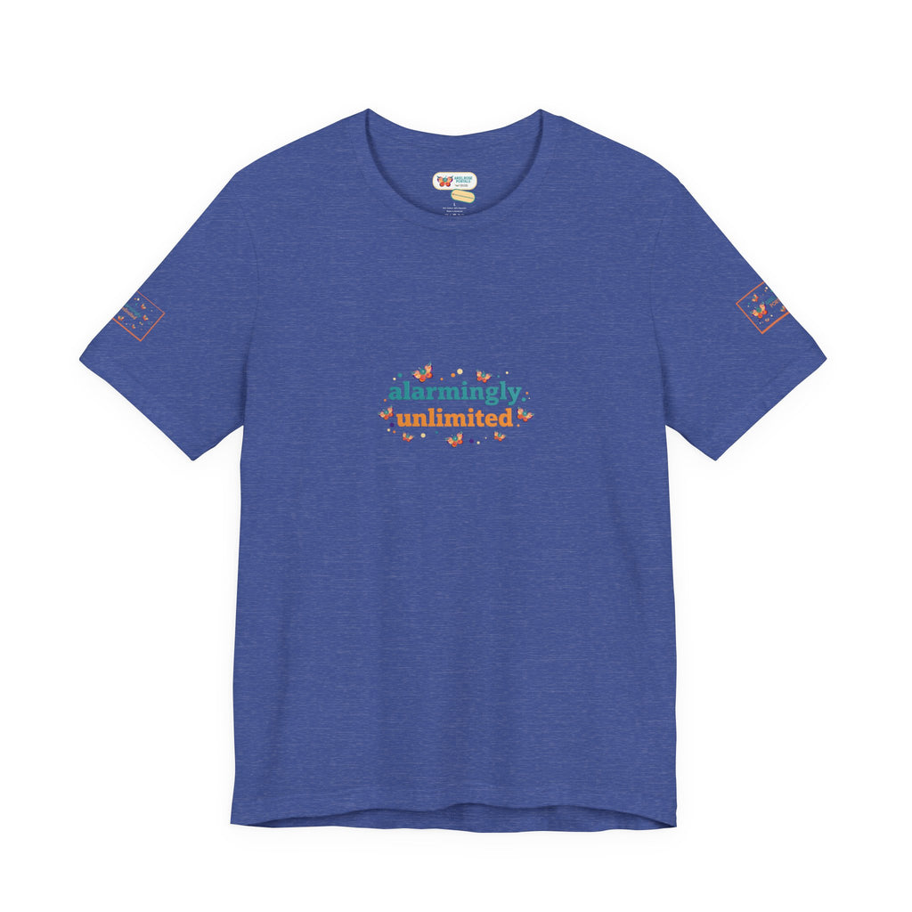 T-shirt Alarmingy Unlimited — Maglietta Grafica con Farfalla e Bruco Stravaganti