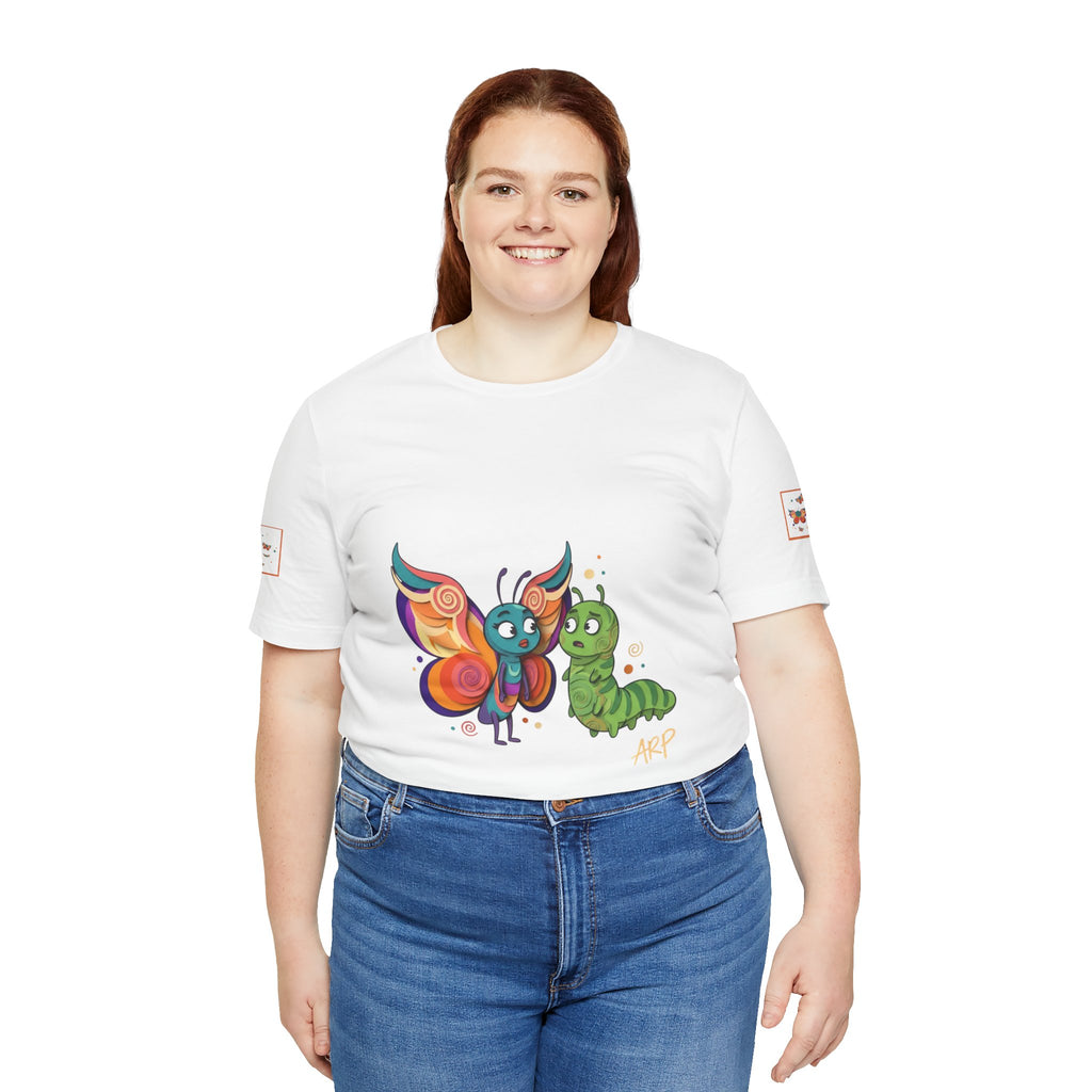 Allarmante T-Shirt Unlimited Tee Flip Variant — Maglietta Grafica Stravagante Farfalla e Bruco