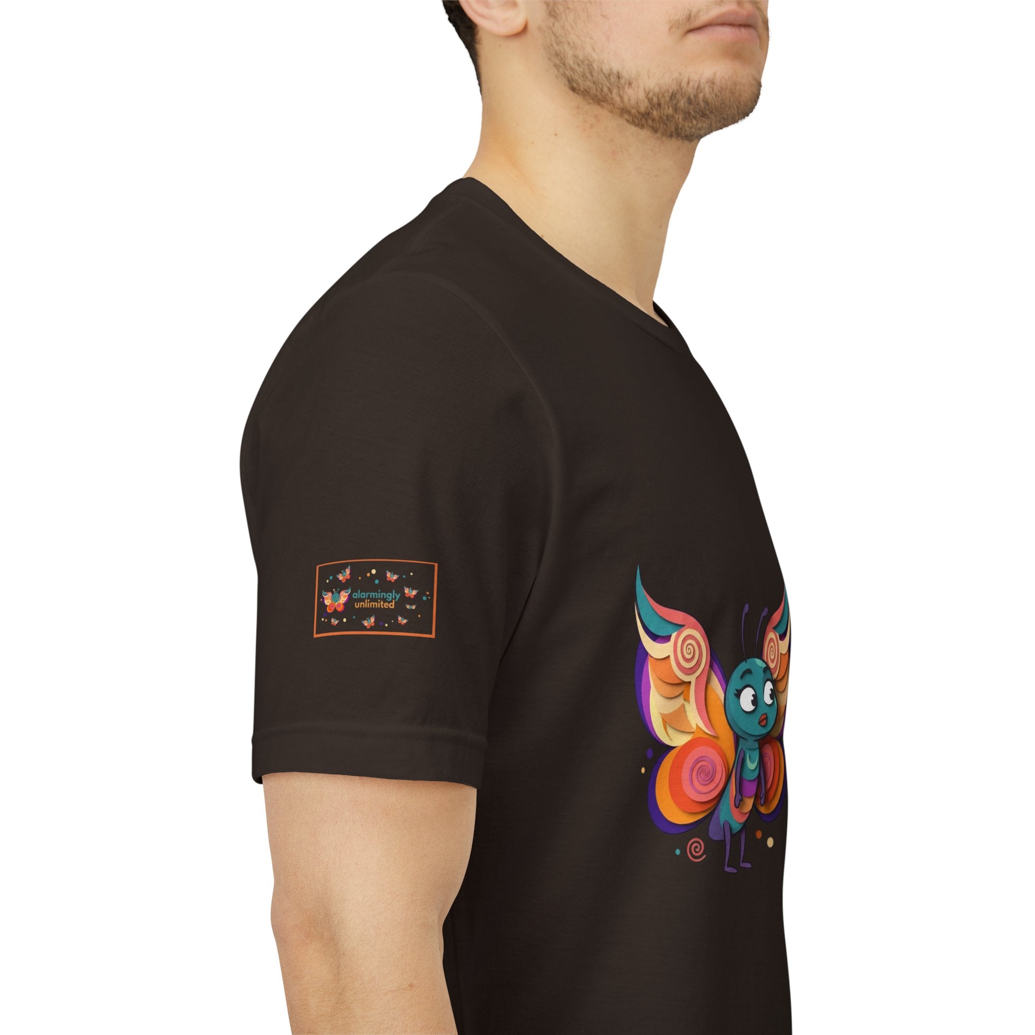 Allarmante T-Shirt Unlimited Tee Flip Variant — Maglietta Grafica Stravagante Farfalla e Bruco