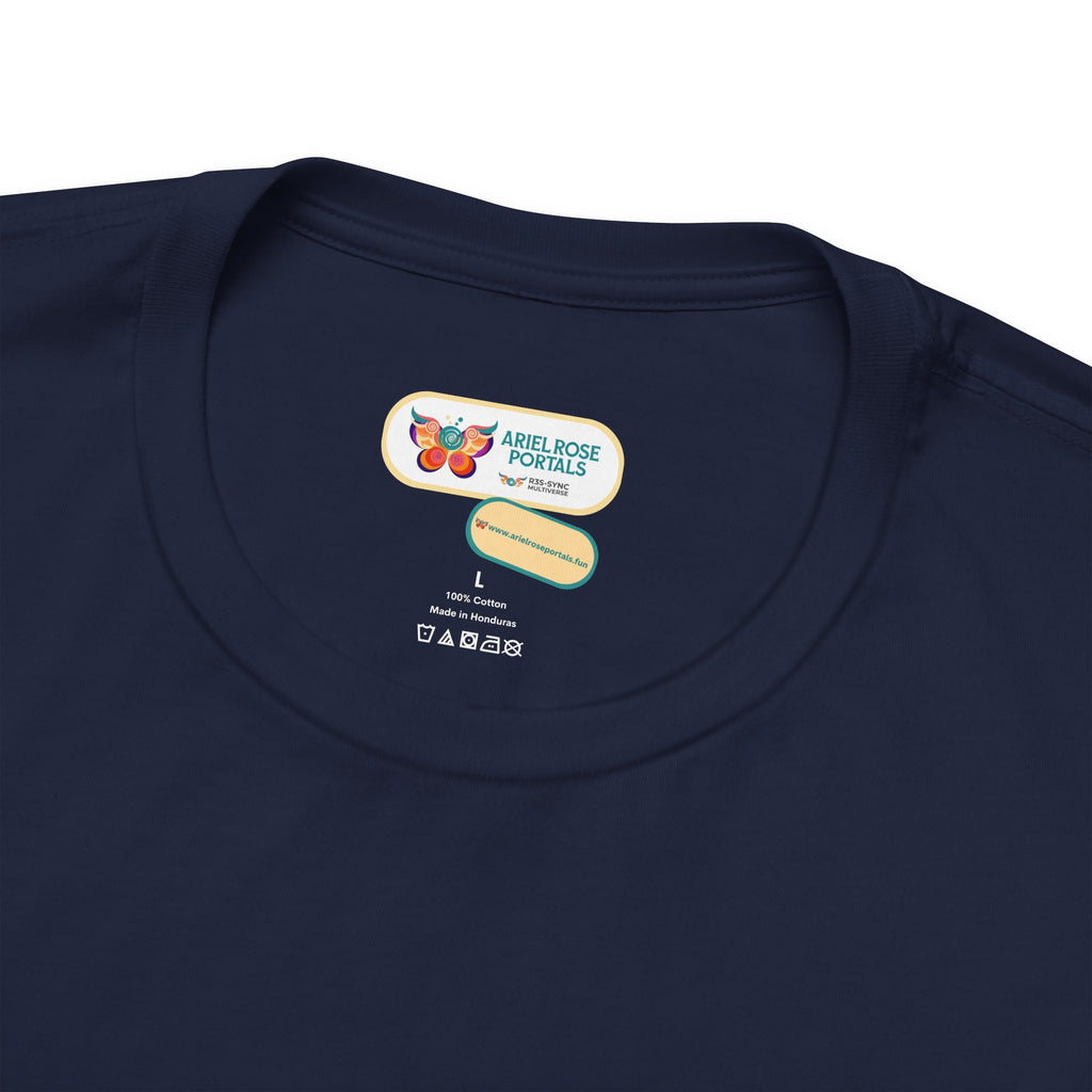 T-shirt Alarmingy Unlimited — Maglietta Grafica con Farfalla e Bruco Stravaganti