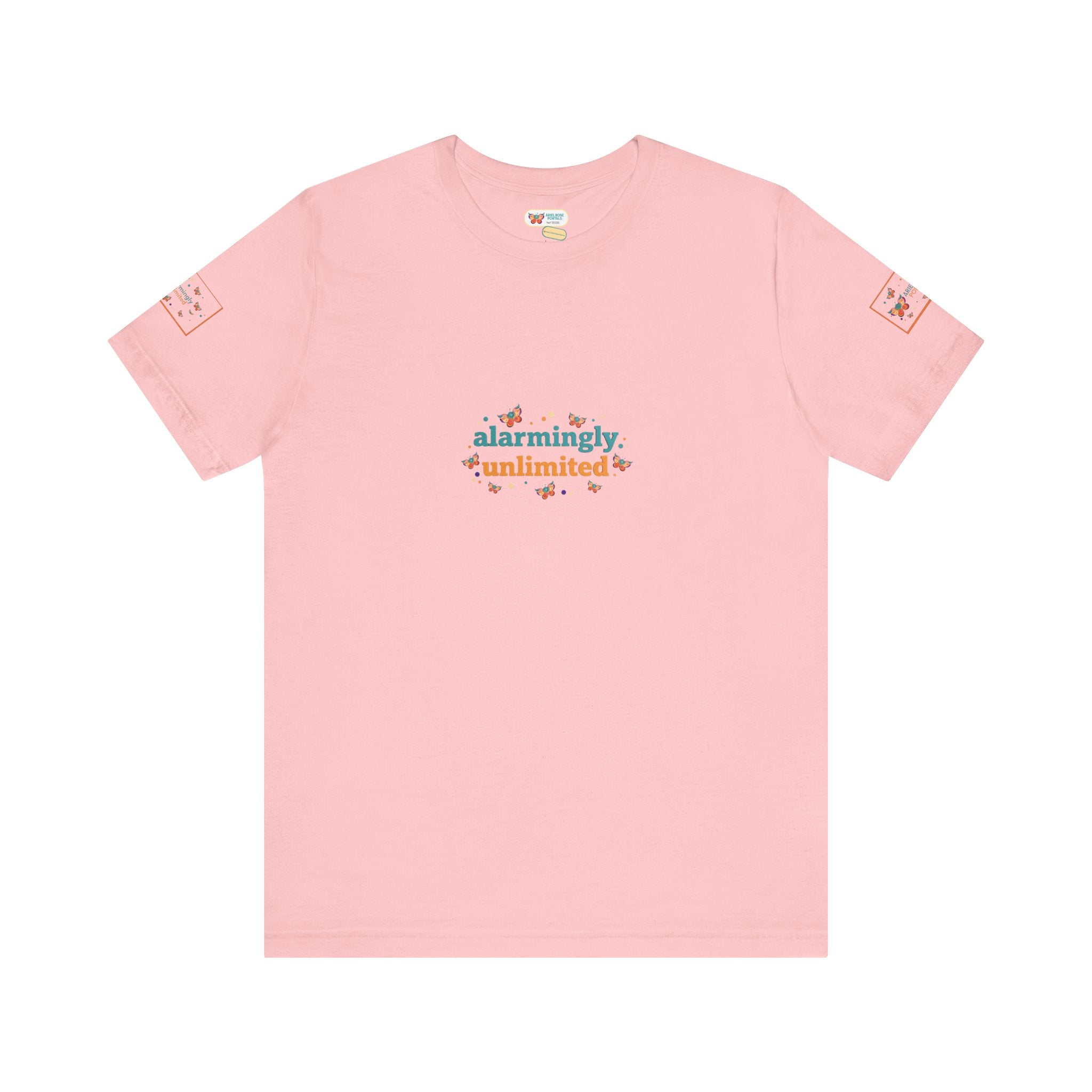T-shirt Alarmingy Unlimited — Maglietta Grafica con Farfalla e Bruco Stravaganti