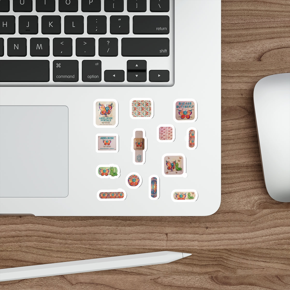 Confezione di adesivi fustellati vintage a farfalla — 'Badass Butterfly' e design retrò impermeabili per esterni a portale