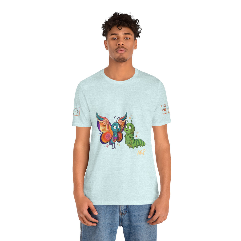 Allarmante T-Shirt Unlimited Tee Flip Variant — Maglietta Grafica Stravagante Farfalla e Bruco