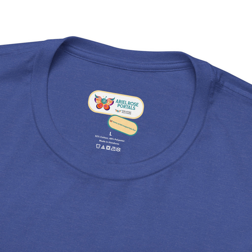 T-shirt Alarmingy Unlimited — Maglietta Grafica con Farfalla e Bruco Stravaganti