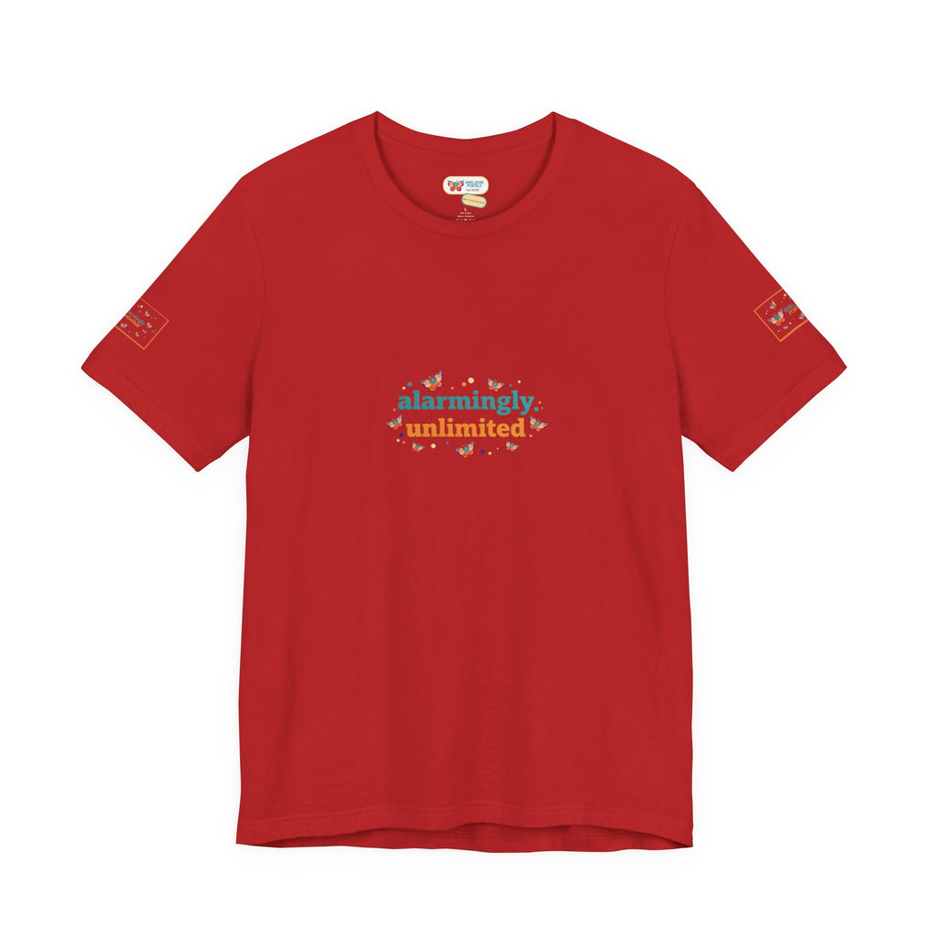 T-shirt Alarmingy Unlimited — Maglietta Grafica con Farfalla e Bruco Stravaganti