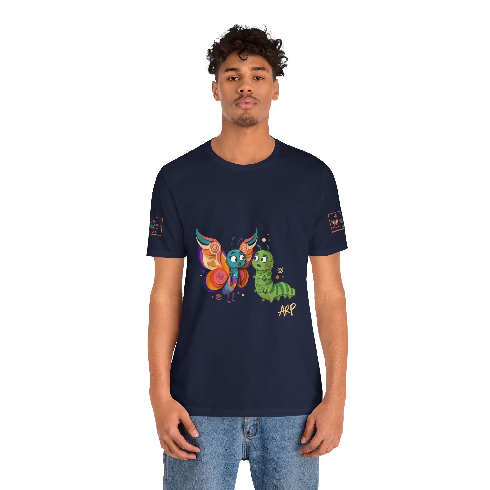 Allarmante T-Shirt Unlimited Tee Flip Variant — Maglietta Grafica Stravagante Farfalla e Bruco