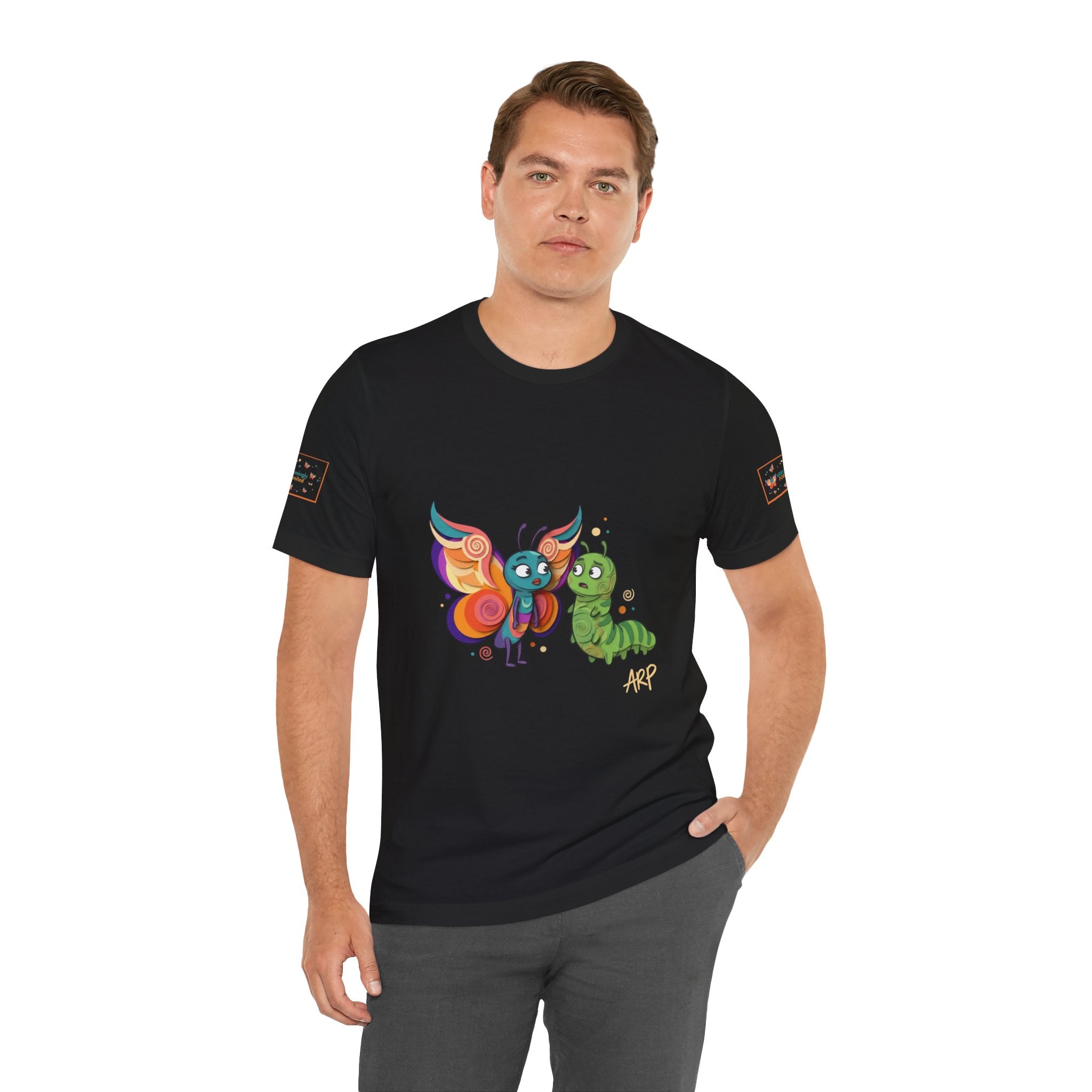 Allarmante T-Shirt Unlimited Tee Flip Variant — Maglietta Grafica Stravagante Farfalla e Bruco
