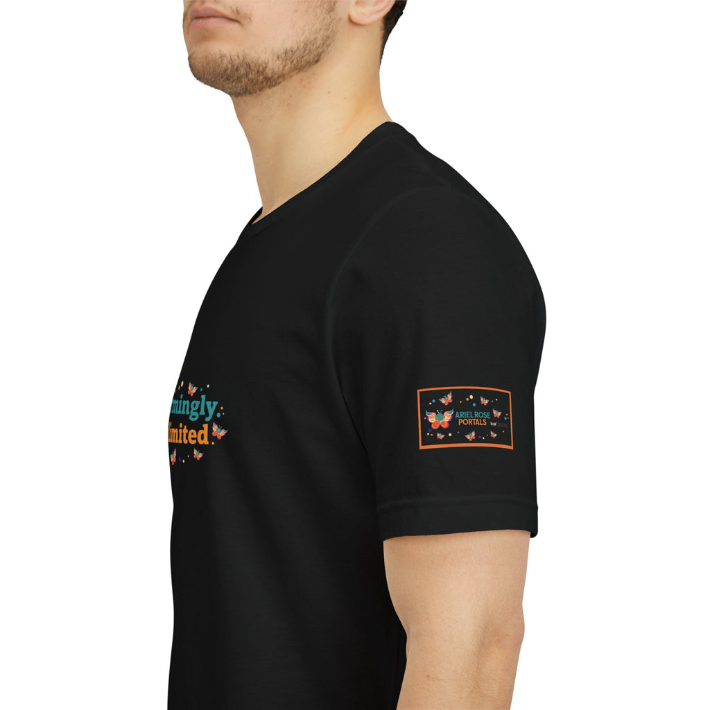 T-shirt Alarmingy Unlimited — Maglietta Grafica con Farfalla e Bruco Stravaganti