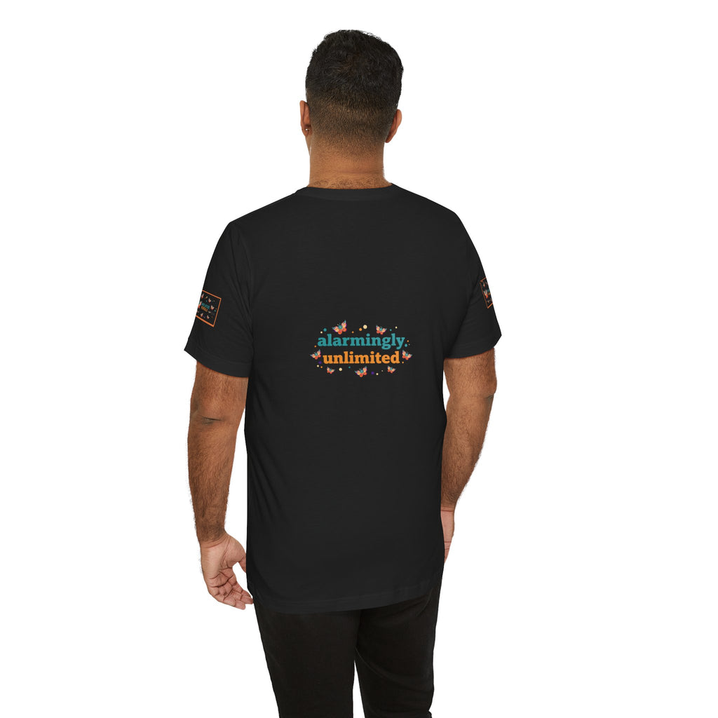 Allarmante T-Shirt Unlimited Tee Flip Variant — Maglietta Grafica Stravagante Farfalla e Bruco