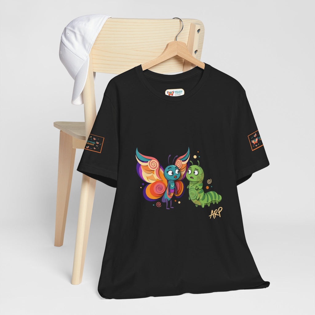 Allarmante T-Shirt Unlimited Tee Flip Variant — Maglietta Grafica Stravagante Farfalla e Bruco