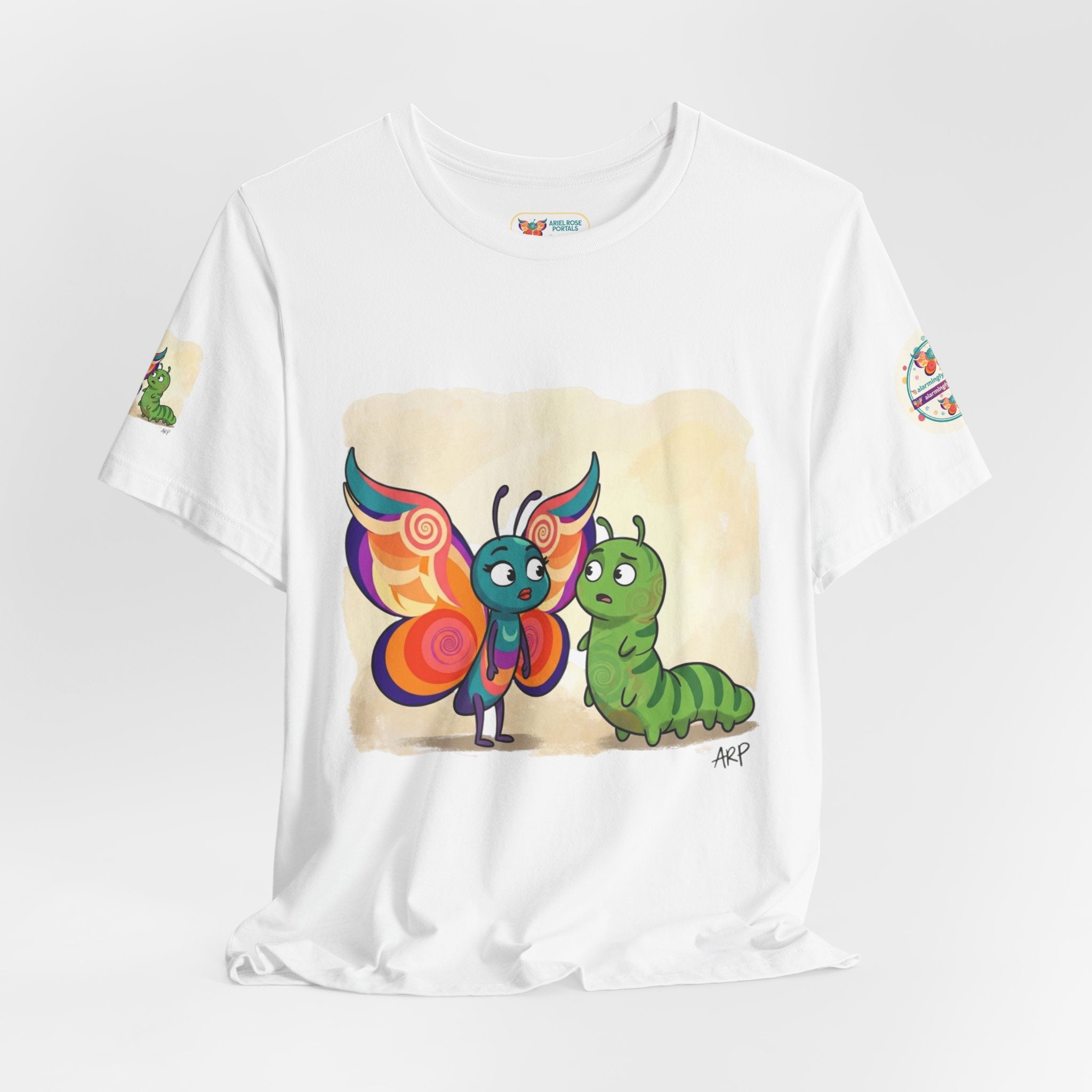 T-shirt Allarmantemente Infinite Farfalle — Maglietta Divertente con Cartoni Animati Bruco e Farfalla