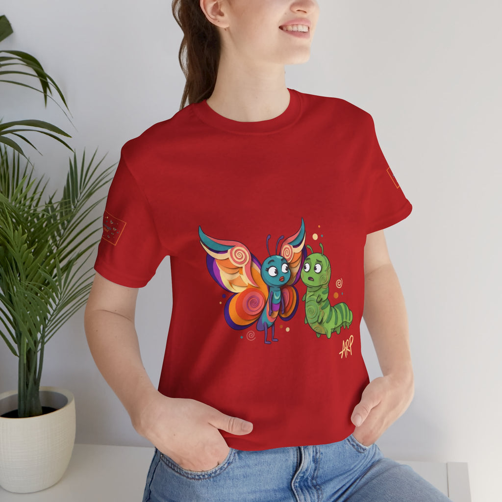 Allarmante T-Shirt Unlimited Tee Flip Variant — Maglietta Grafica Stravagante Farfalla e Bruco
