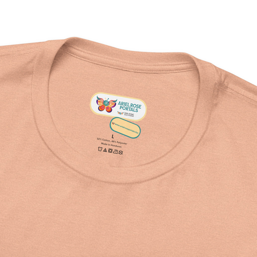 T-shirt Alarmingy Unlimited — Maglietta Grafica con Farfalla e Bruco Stravaganti