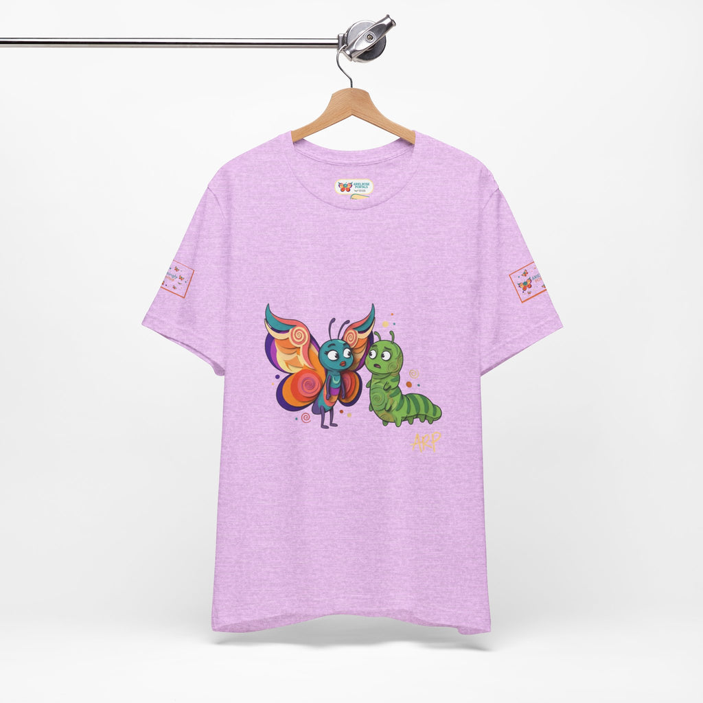 Allarmante T-Shirt Unlimited Tee Flip Variant — Maglietta Grafica Stravagante Farfalla e Bruco