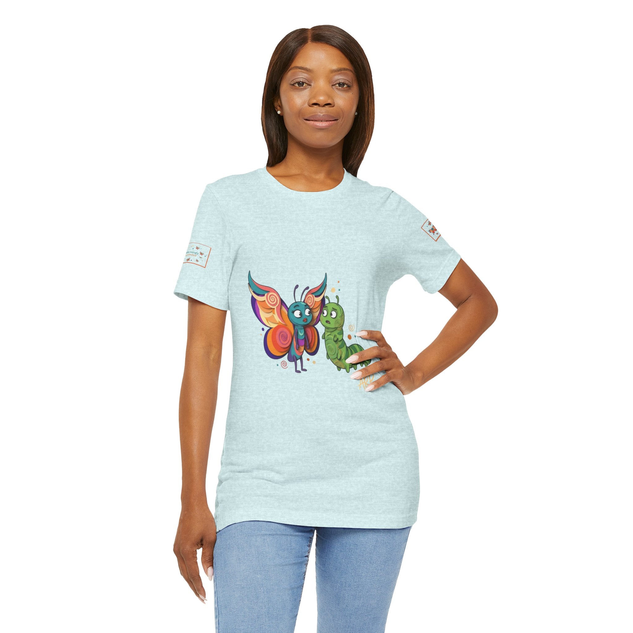 Allarmante T-Shirt Unlimited Tee Flip Variant — Maglietta Grafica Stravagante Farfalla e Bruco