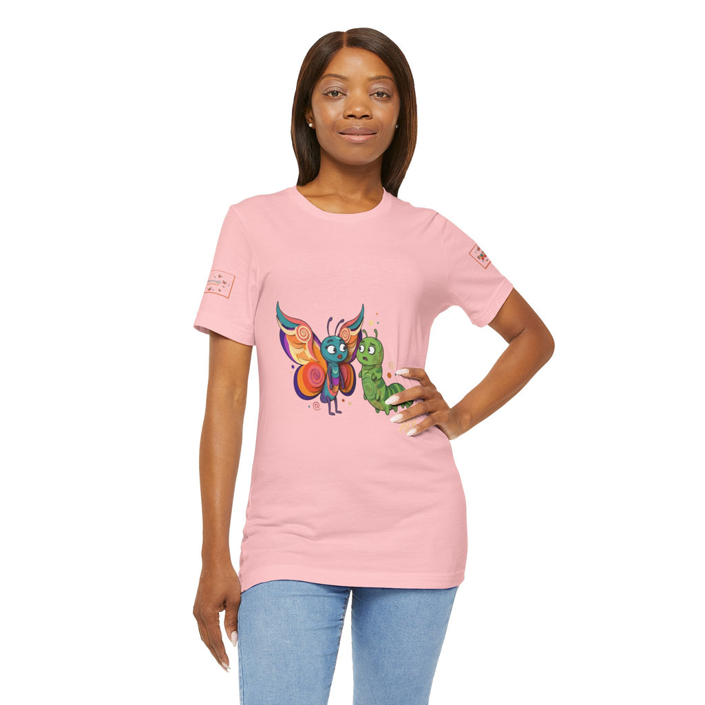 Allarmante T-Shirt Unlimited Tee Flip Variant — Maglietta Grafica Stravagante Farfalla e Bruco