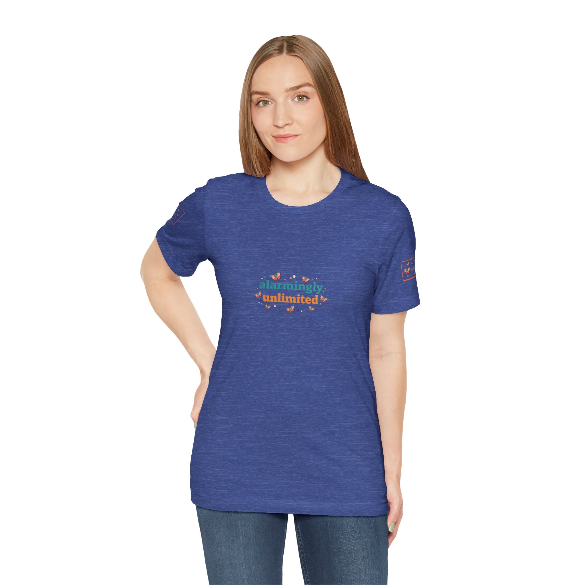 T-shirt Alarmingy Unlimited — Maglietta Grafica con Farfalla e Bruco Stravaganti